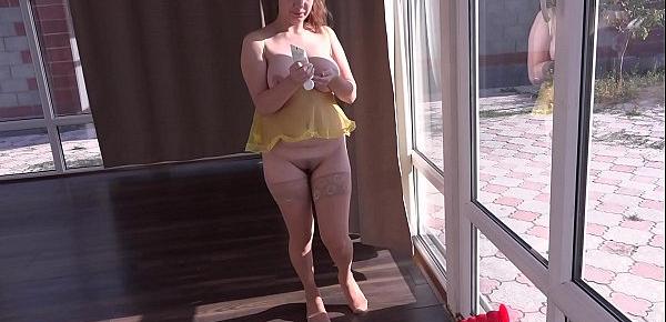  Anal masturbation at the window. Busty babe fucks juicy ass and shakes big boobs doggy style. Homemade fetish and gaping ass.